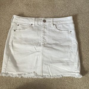 American Eagle Super Stretch White Jean Skirt